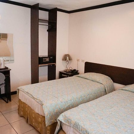 Crowne Garden Hotel Cebu Exterior photo