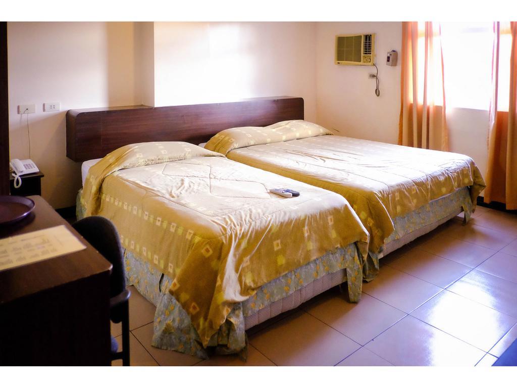 Crowne Garden Hotel Cebu Room photo