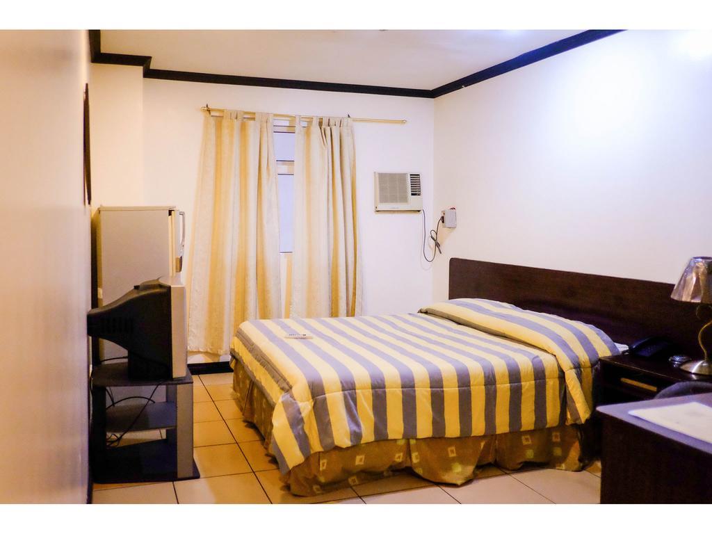 Crowne Garden Hotel Cebu Room photo
