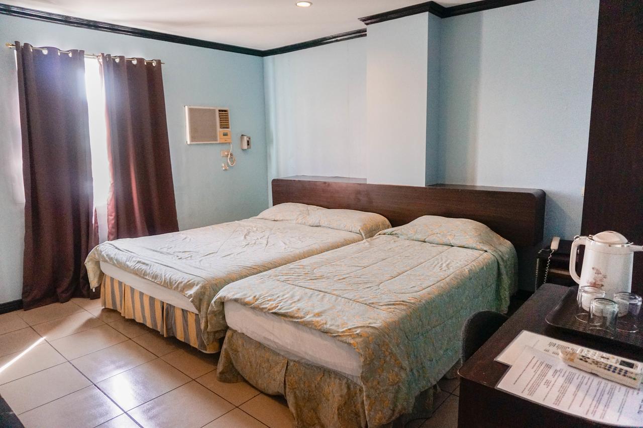 Crowne Garden Hotel Cebu Exterior photo